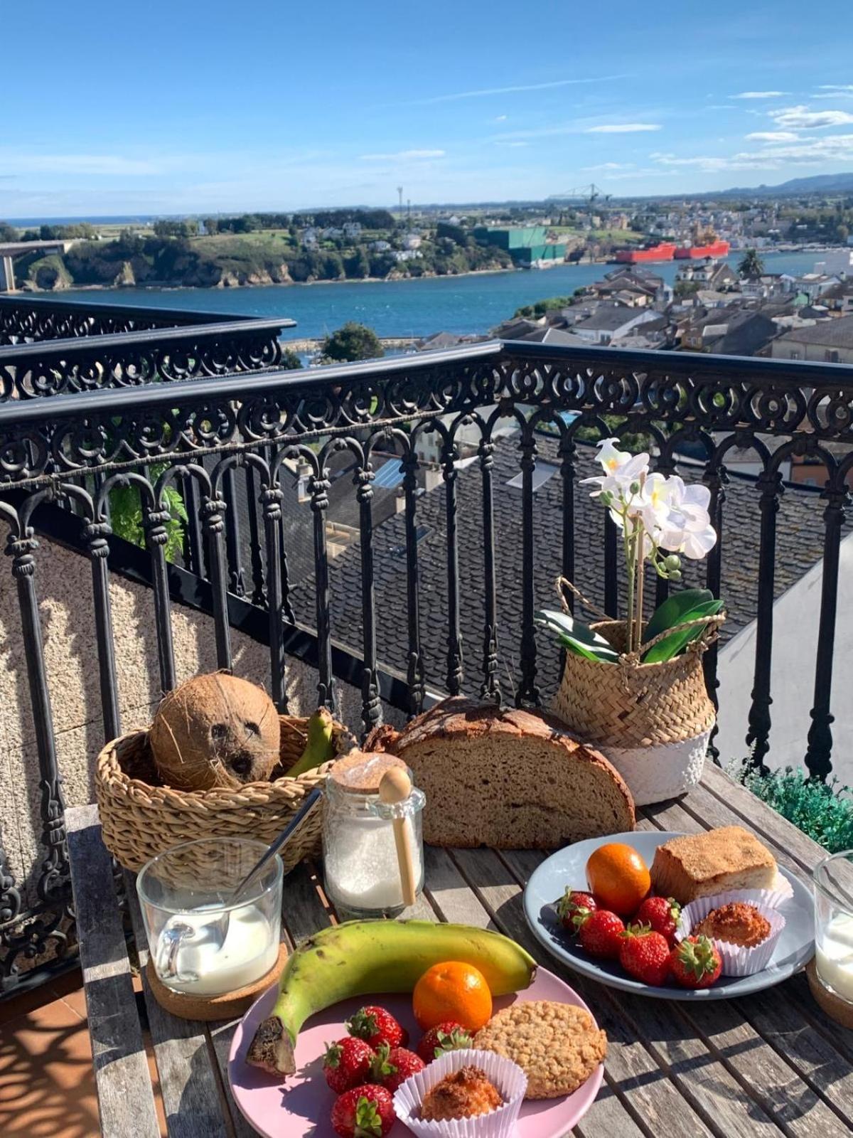Moderno Piso Con La Mejor Terraza De Ribadeo Y Vistas Maravillosas Ngoại thất bức ảnh